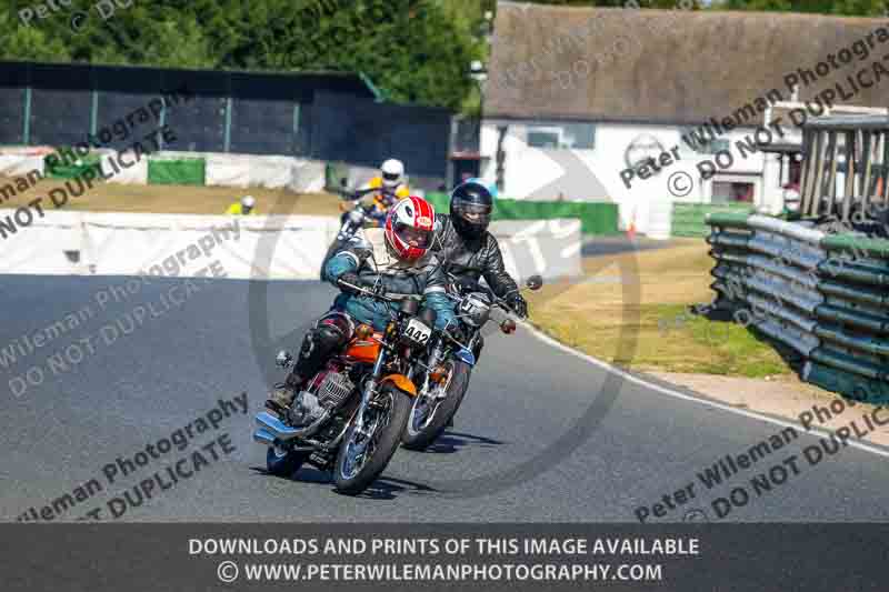 Vintage motorcycle club;eventdigitalimages;mallory park;mallory park trackday photographs;no limits trackdays;peter wileman photography;trackday digital images;trackday photos;vmcc festival 1000 bikes photographs